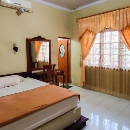 Reddoorz At Hotel Madani Syariah Lempuyangan Yogyakarta Exterior foto